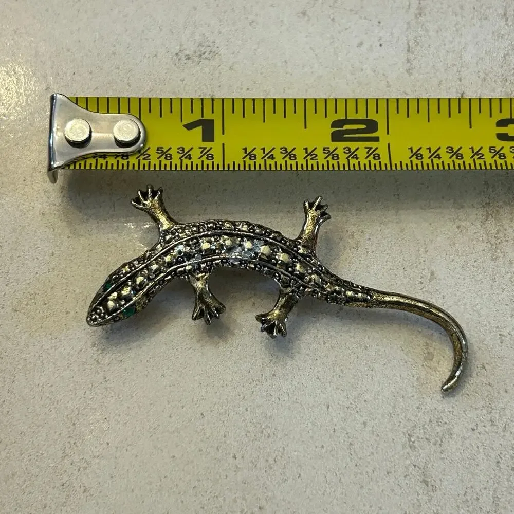 Vintage Antiqued Silver-Tone Lizard Brooch – Emerald Rhinestone Eyes Figural Pin